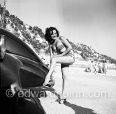 Suzanne Levesi, elected "Monte Carlo Hot Baby" in Lonmdon. French actress playing small parts. Villefranche 1953 - Photo by Edward Quinn