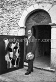Jan Lewitt. Exhibition Musée Grimaldi, Antibes 1965. - Photo by Edward Quinn