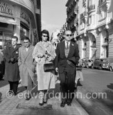 Sophia Loren and her husband Carlo Ponti behind Hotel Ruhl. Nice 1957 - Photo by Edward Quinn