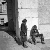 Martigues 1954. - Photo by Edward Quinn