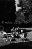 Visit of Laurence Harvey to Somerset Maugham before working in “Of Human Bondage” film. Villa Mauresque, Saint-Jean-Cap-Ferrat 1963. - Photo by Edward Quinn