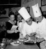 Poppy Cannon (Elsa Maxwell of the gastronomie internationale) in the kitchen of the Hotel Negresco. Nice 1957 - Photo by Edward Quinn