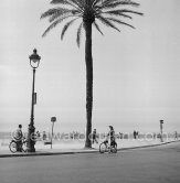 Quai des Etats Unis. Nice, in the '50s. - Photo by Edward Quinn