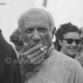 Pablo Picasso on the occasion of the summer ceramics exhibition "Japon. Céramique contemporaine" at the Nérolium. Vallauris 21.7.1951. - Photo by Edward Quinn