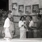 Ceramic exposition, visit of a foreign delegation. Vallauris 1952. - Photo by Edward Quinn