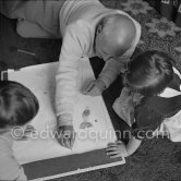 Drawing lesson given by Pablo Picasso to his children Claude Picasso and Paloma Picasso. La Galloise, Vallauris 16.4.1953. - Photo by Edward Quinn