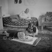 Drawing lesson given by Pablo Picasso to his children Claude Picasso and Paloma Picasso. La Galloise, Vallauris 16.4.1953. - Photo by Edward Quinn