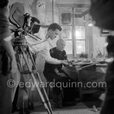 During filming of "Pablo Picasso". Pablo Picasso and cameraman Giulio Gianini. Madoura pottery, Vallauris 14.10.1953. - Photo by Edward Quinn