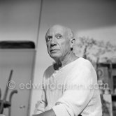 Portrait of Pablo Picasso in white pullover at his studio Le Fournas. Vallauris 1953. - Photo by Edward Quinn