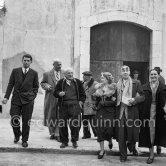 Pablo Picasso with a Sovjet Film delegation. From left Paulo Picasso, Akaky Khorava, Pablo Picasso, unknown man, Ljubov Orlova (with fur collar), Serge Youtkevitch (director), Catherine Litvinenko. In front of Temple de la Paix, (alternate Chapelle de la Paix), today Musée national Pablo Picasso, La Guerre et La Paix, Vallauris 1954. - Photo by Edward Quinn