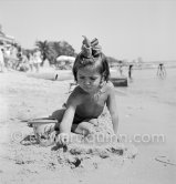 Paloma Picasso at the beach. Golfe-Juan 1954. - Photo by Edward Quinn