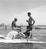 Pablo Picasso, Paulo, Xavier Vilató and his wife. Golfe-Juan 1954. - Photo by Edward Quinn