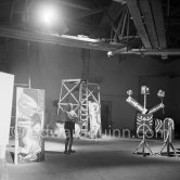 During filming of "Le mystère Picasso", Nice, Studios de la Victorine 1955. - Photo by Edward Quinn