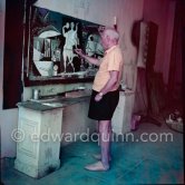 Pablo Picasso painting "La plage à la Garoupe I" for the film "Le mystère Picasso". Nice, Studios de la Victorine, 1955. - Photo by Edward Quinn
