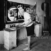 Pablo Picasso painting "La plage à la Garoupe I" for the film "Le mystère Picasso". Nice, Studios de la Victorine, 1955. - Photo by Edward Quinn