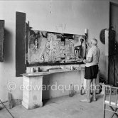 Pablo Picasso painting "La plage à la Garoupe I" for the film "Le mystère Picasso". Nice, Studios de la Victorine, 1955. - Photo by Edward Quinn