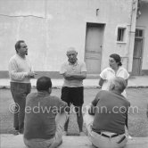 After a day's work. Pablo Picasso, Jacqueline and Henri-Georges Cluzot. During filming of "Le mystère Picasso". Nice, Studios de la Victorine, 1955. - Photo by Edward Quinn