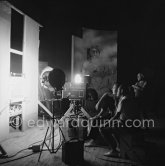 Pablo Picasso, Henri-Georges Clouzot and members of the film crew during filming of "Le mystère Picasso", Nice, Studios de la Victorine 1955. - Photo by Edward Quinn