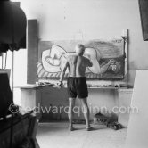 Pablo Picasso at work during filming of "Le mystère Picasso", documentary. Nice, Studios de la Victorine, 1955. - Photo by Edward Quinn