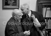 Picasso and Louis Aragon at a private viewing of his book illustrations in the Matarasso gallery in Nice. "Picasso. Un Demi-Siècle de Livres Illustrés". Galerie H. Matarasso. December 21 - January 31.
Nice 1956. - Photo by Edward Quinn