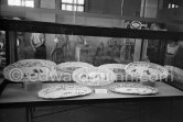 Ceramic exposition Vallauris 1957. - Photo by Edward Quinn