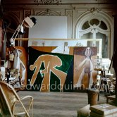 Panels intended for the UNESCO work by Pablo Picasso "La chute d'Icare" but which were not included. Bird cage. Drum. La Californie, Cannes 1958. - Photo by Edward Quinn