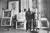 Pablo Picasso with bronze replica of God A'a, Rurutu, Austral Islands. La Californie, Cannes 25.10.1959. - Photo by Edward Quinn