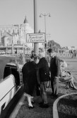 After lunch the restaurant Blue Bar in Cannes. Pablo Picasso, Jacqueline, Jeannot, chauffeur de Pablo Picasso. Pablo Picasso's Lincoln Premier convertible 1957. Cannes 1959. - Photo by Edward Quinn