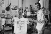 Pablo Picasso and Edward Quinn with the litho "seigneur et fille", dedicated to Edward Quinn. La Californie, Cannes 8.9.1960. Photo probably taken by Jacqueline with Quinn's Leica camera. - Photo by Edward Quinn