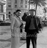 Pablo Picasso and Jacqueline on the croisette. Cannes 1960. - Photo by Edward Quinn