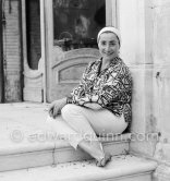 Jacqueline, wearing a blouse made from a textile designed by Pablo Picasso. La Californie, Cannes 1961. - Photo by Edward Quinn