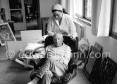Picasso and Jacqueline in the room, that became known as the viewing room. He would arrange his work so that he could see it from the living room every time he passed. He liked to bring his close friends there for a private viewing. Mas Notre-Dame-de-Vie, Mougins 1964. - Photo by Edward Quinn