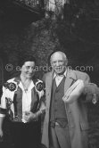 Pablo Picasso and Jacqueline in the gardens of Mas Notre-Dame-de-Vie. First photos after surgery at British-American Hospital in Paris. Mougins 1965. - Photo by Edward Quinn