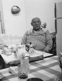 Pablo Picasso at the birthday dinner for Jacqueline (24.2.66). Mas Notre-Dame-de-Vie, Mougins 1966. - Photo by Edward Quinn