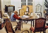 Pablo Picasso working on the etching "Les coulisses du tableau: odalisque et peintre", 1970. Mas Notre-Dame-de-Vie, Mougins 1970. This photo sequence was made during the making of Quinn’s film "Pablo Picasso l' homme et son oeuvre". "When Pablo Picasso was eighty-nine he asked Quinn to film him making a drypoint in order to demonstrate the steadiness of his hand". (Quinn in conversation with Marilyn McCully 1983) - Photo by Edward Quinn