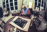 Pablo Picasso working on the etching "Les coulisses du tableau: odalisque et peintre", 1970. Mas Notre-Dame-de-Vie, Mougins 1970. This photo sequence was made during the making of Quinn’s film "Pablo Picasso l' homme et son oeuvre". "When Pablo Picasso was eighty-nine he asked Quinn to film him making a drypoint in order to demonstrate the steadiness of his hand". (Quinn in conversation with Marilyn McCully 1983) - Photo by Edward Quinn