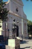 Square with "Man With Sheep" ("L’homme au mouton"). In front of Église Sainte-Anne / Saint-Martin 1839-1882, Place Paul Isnard, Vallauris 2017. - Photo by Edward Quinn
