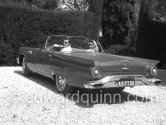 Liz Taylor and husband Mike Todd. He died a year later when his private plane, "Lucky Liz", crashed in Mexico. Saint-Jean-Cap-Ferrat 1957. Car: Ford Thunderbird 1957 convertible - Photo by Edward Quinn