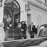 Kaiserin Zita (with pearl necklace) behind her Otto von Habsburg. On the occasion of the wedding of Archduke Felix of Austria and Princess Anne Eugenie of Arenberg. Beaulieu 1952. - Photo by Edward Quinn